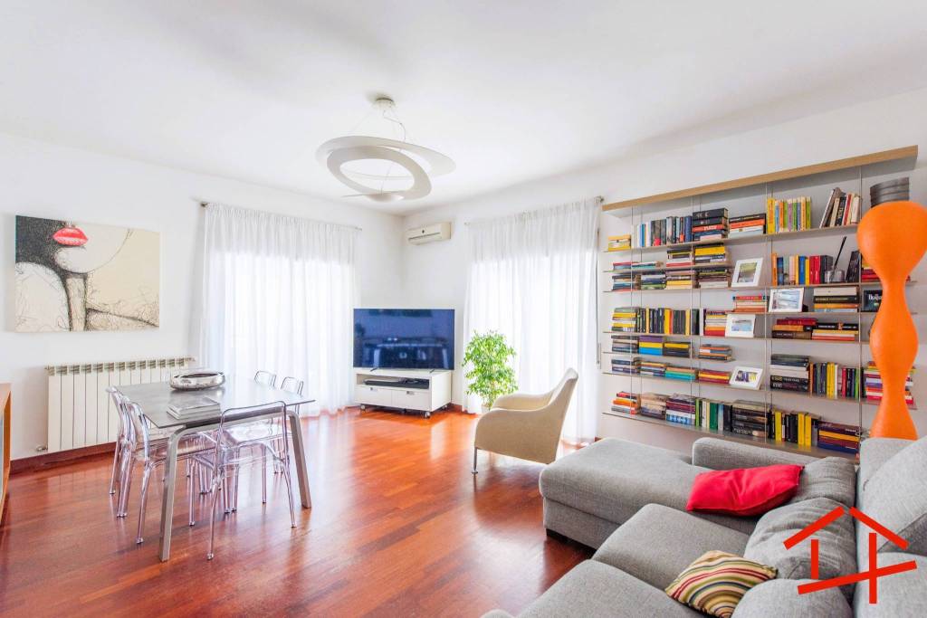 Appartamento in vendita a Roma via Leopoldo Torlonia