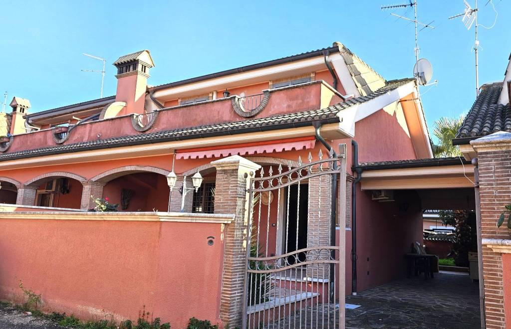 Villa Bifamiliare in vendita ad Ardea via Toce, 7