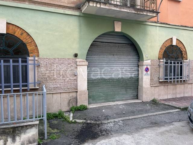 Garage in vendita a Tivoli vicolo Tomei, 26