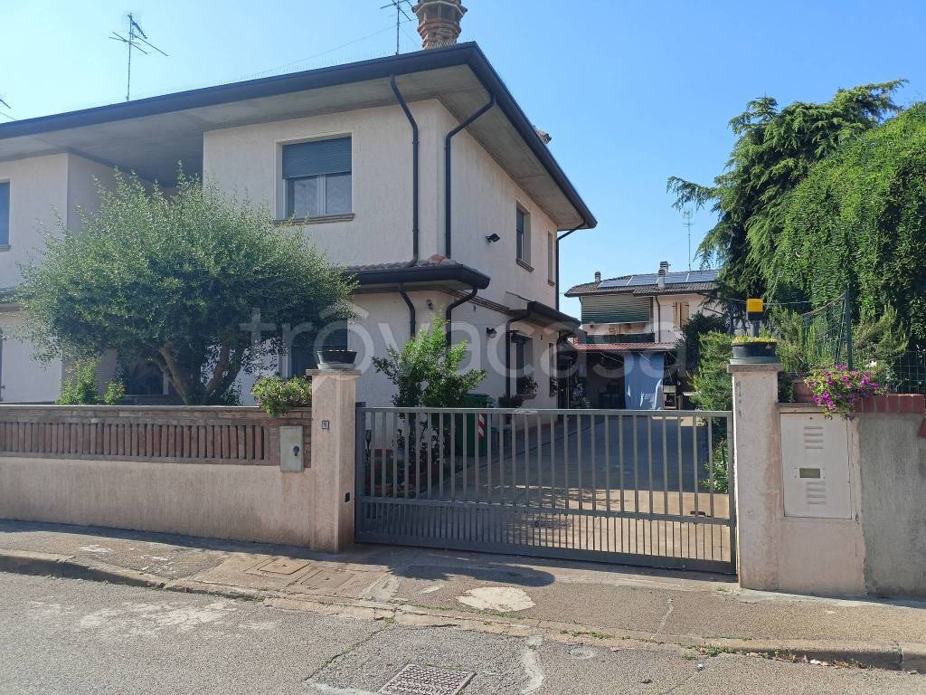 Villa Bifamiliare in vendita a Fiscaglia via Sandro Pertini, 9