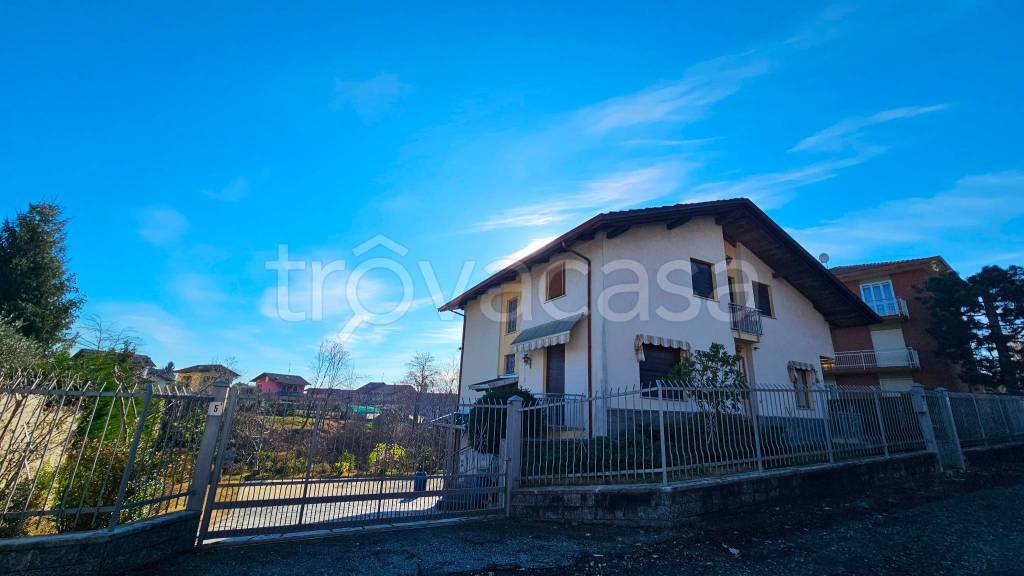 Villa Bifamiliare in vendita a Biella via acacie, 5