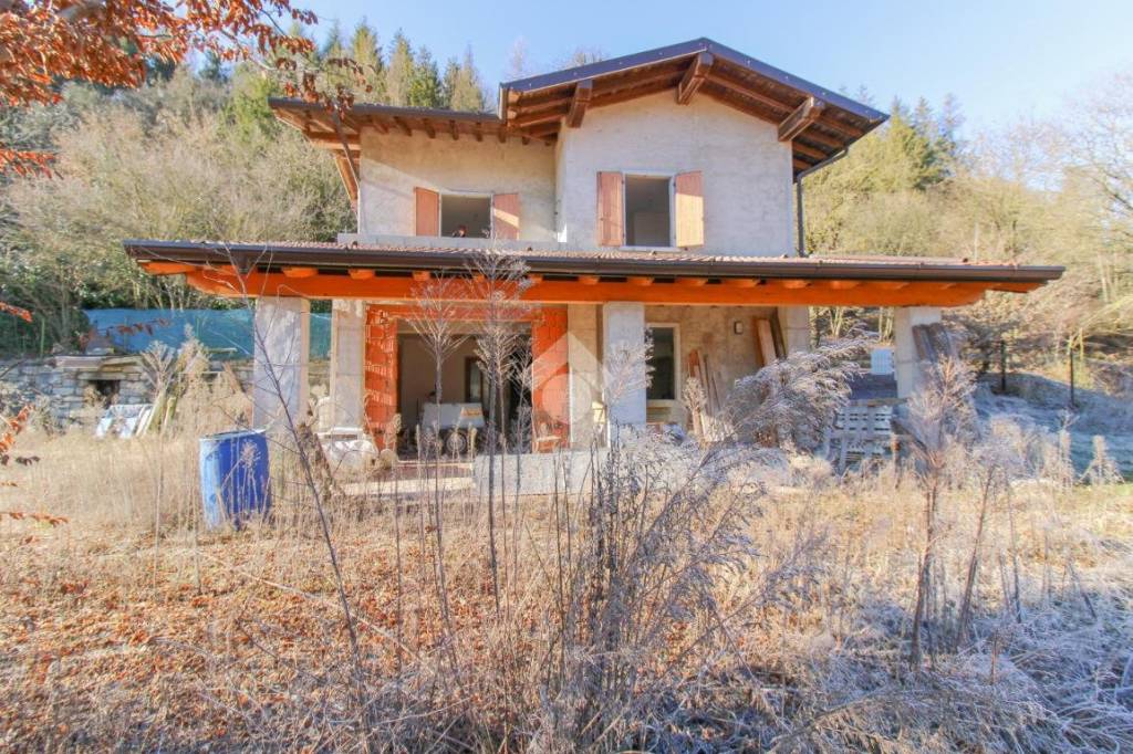 Villa in vendita a Sabbio Chiese via Parone