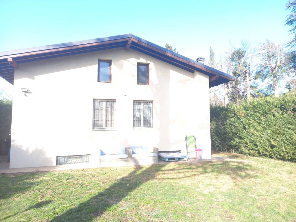 Villa in vendita a Imbersago via Galileo Galilei, 1