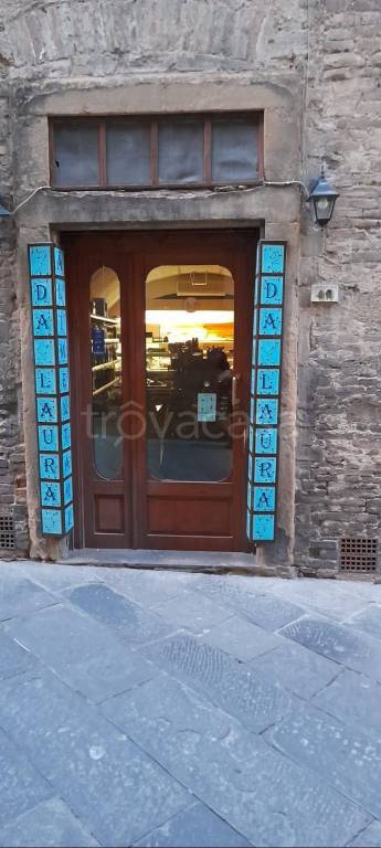 Negozio Alimentare in in affitto da privato a Volterra via dei Sarti, 49