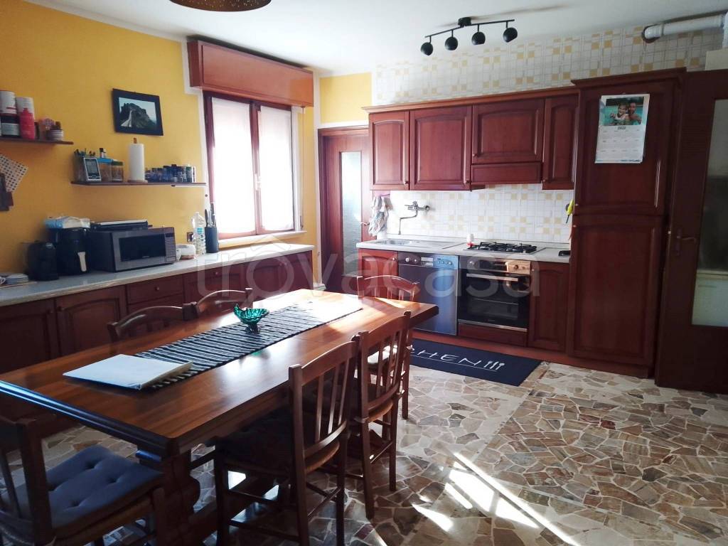 Appartamento in vendita a Calendasco via Cotrebbia Nuova