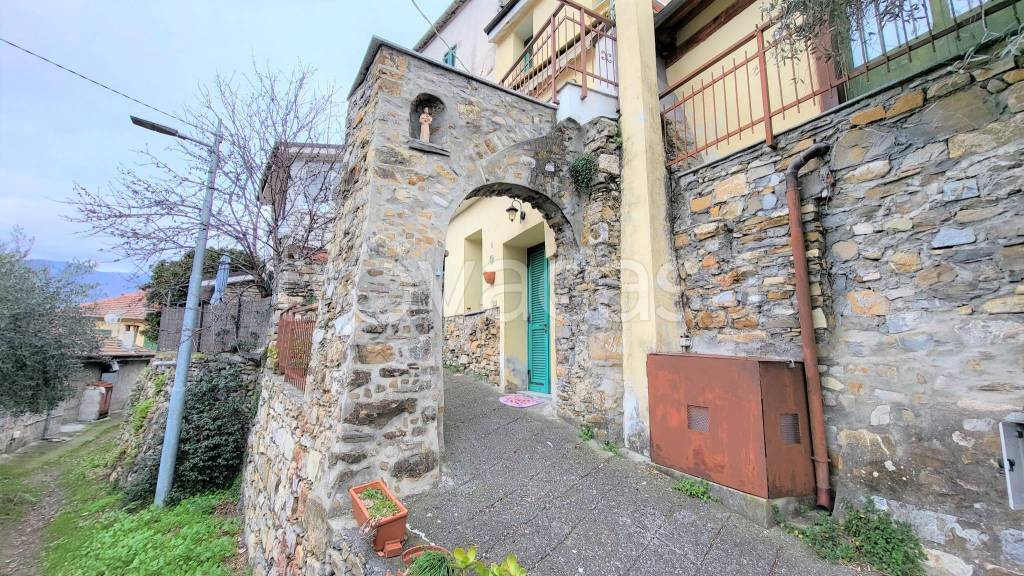 Casa Indipendente in vendita a Diano San Pietro via Giuseppe Mazzini, 4