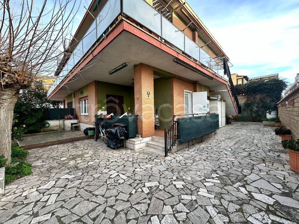 Appartamento in vendita a Fiumicino via Serrenti