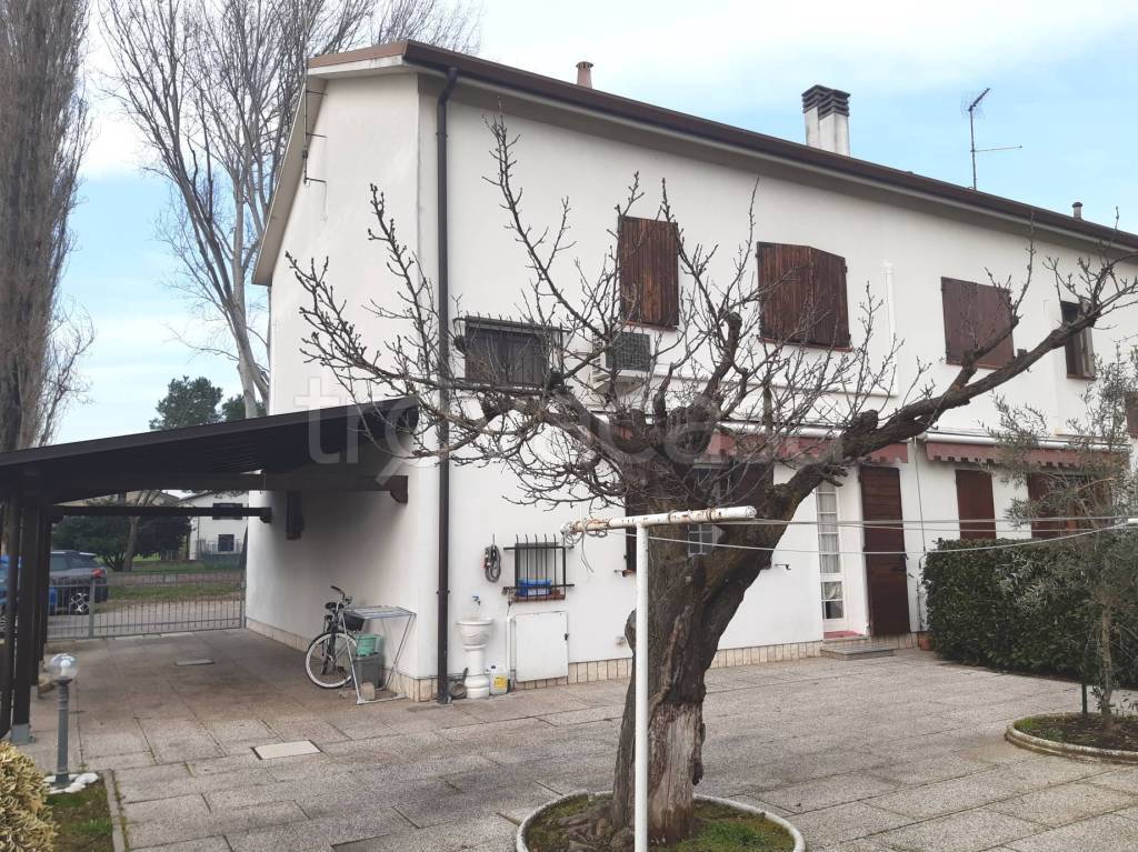 Villa a Schiera in vendita a Ferrara via Claudio Todeschi, 29