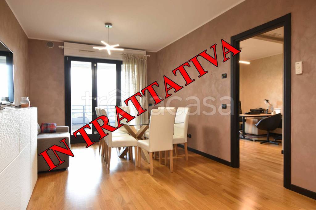 Appartamento in vendita a Roma viale Carmelo Bene, 335