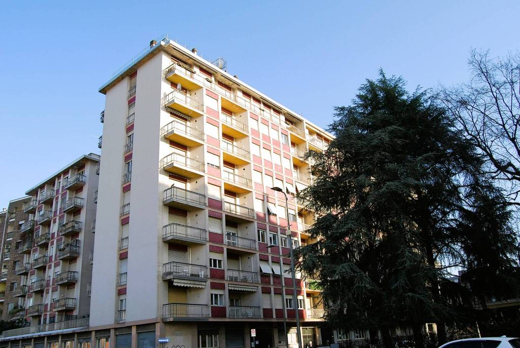 Appartamento in affitto a Milano via Lorenzo Perosi, 1