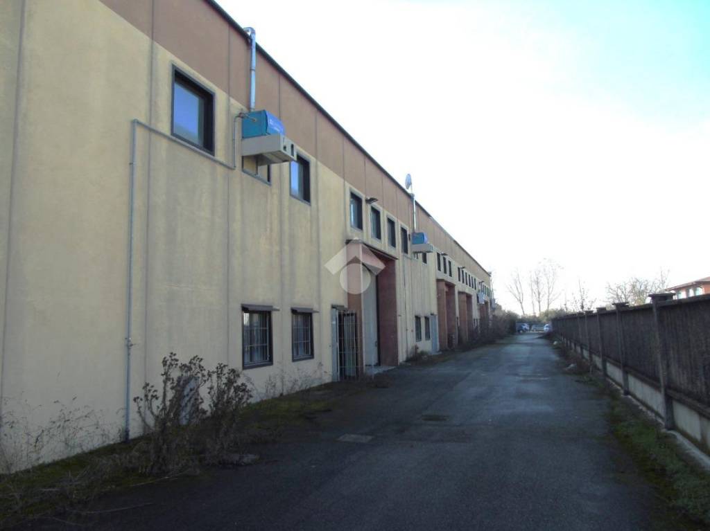 Capannone Industriale in vendita a Montirone via circonvallazione