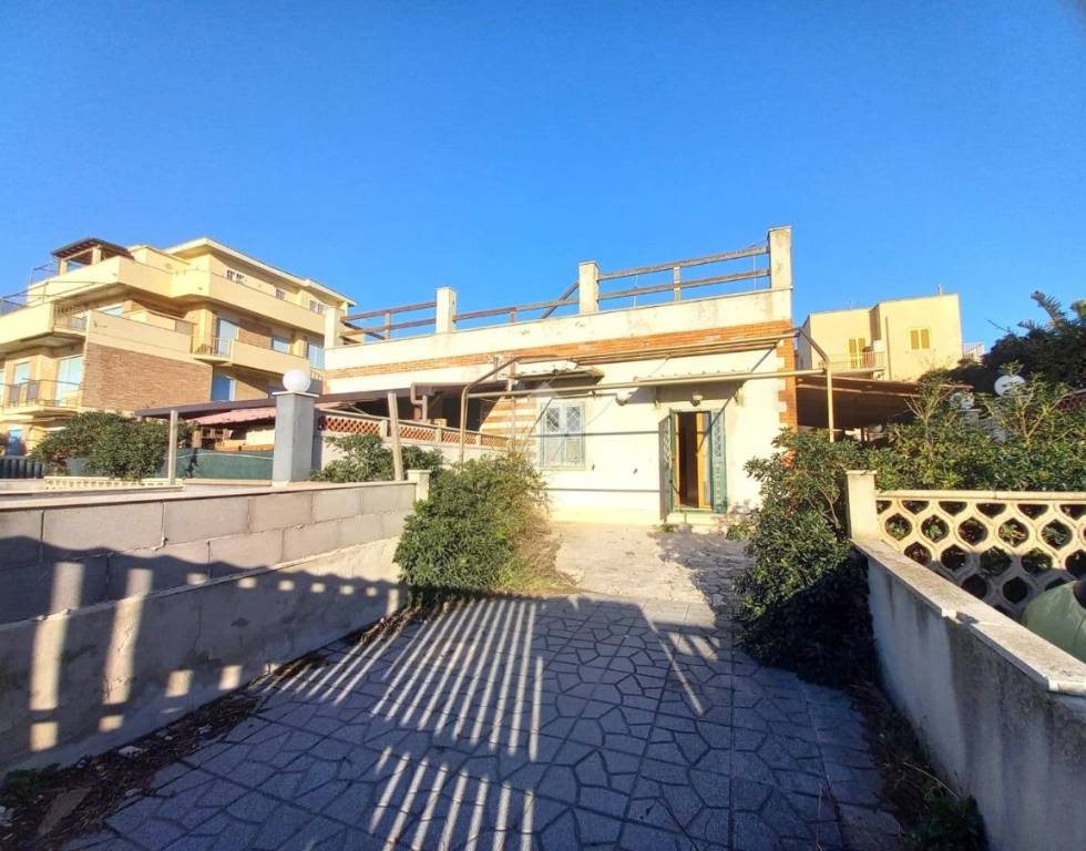 Villa a Schiera in vendita ad Ardea lungomare degli ardeatini, 492