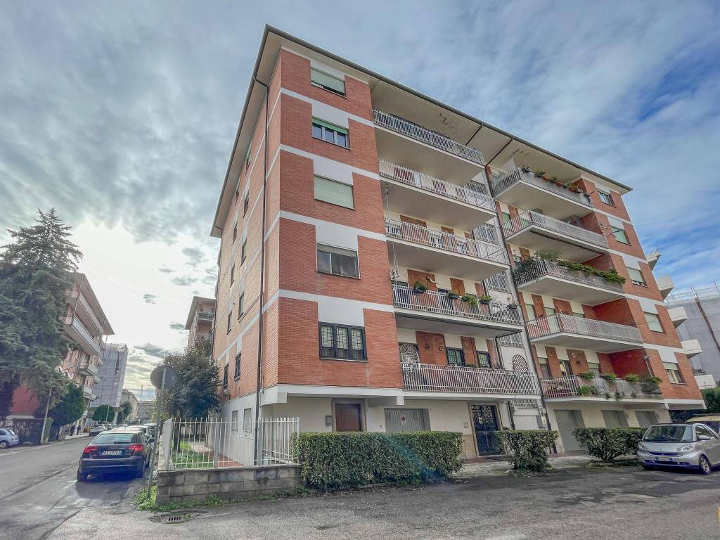 Appartamento in vendita a Rieti viale Emilio Maraini