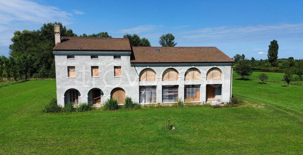 Villa in vendita a Campolongo Maggiore via Roma