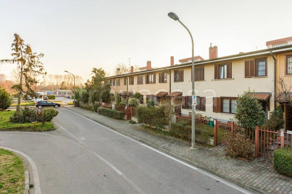 Villa a Schiera in vendita a Novate Milanese via Marzabotto, 28