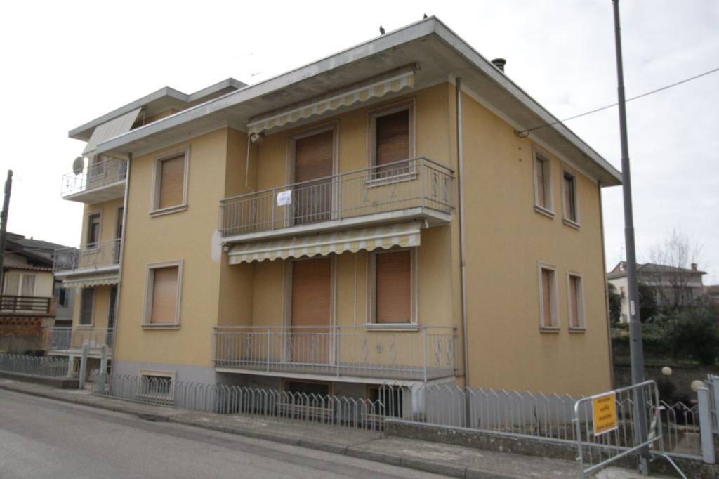 Appartamento in vendita a Borgonovo Val Tidone via Filippo Turati