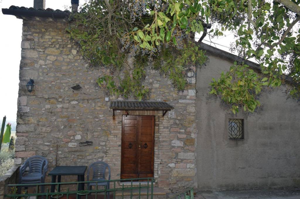 Casale in vendita ad Assisi via Petrosa