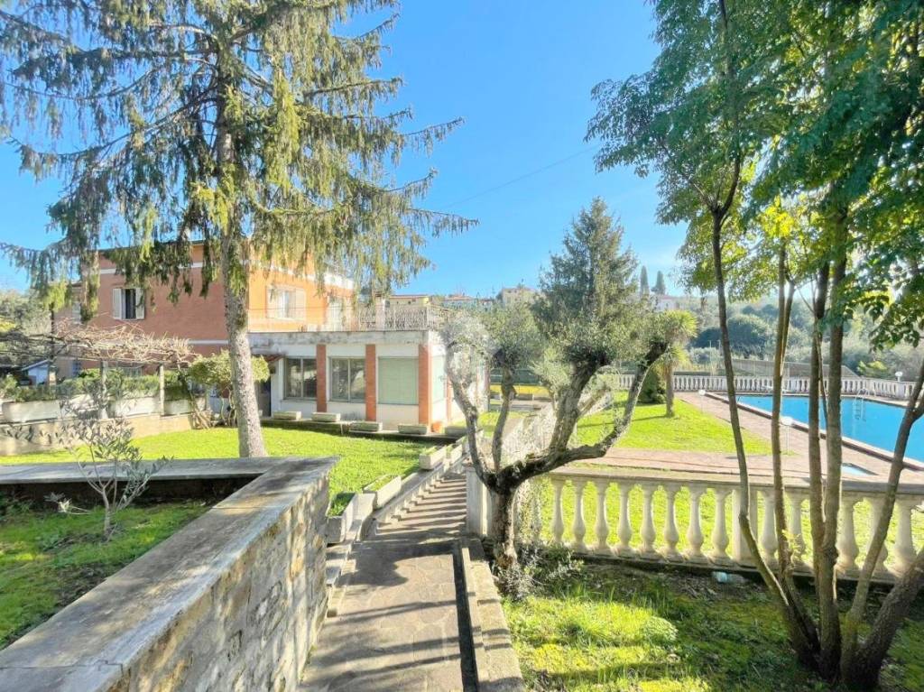 Villa in vendita a Velletri via Rioli