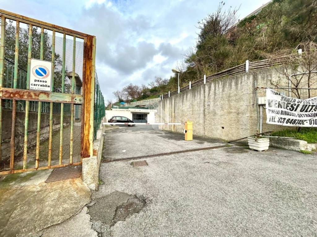 Garage in vendita a Genova via Antonio Sant'Elia
