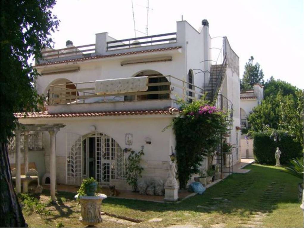 Villa Bifamiliare in vendita ad Ardea via Ticino, 7