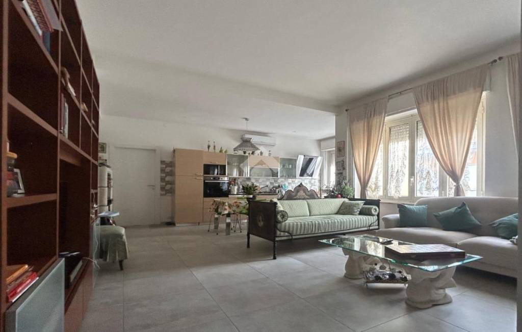 Appartamento in vendita a Cagliari via Pasquale Cugia, 14
