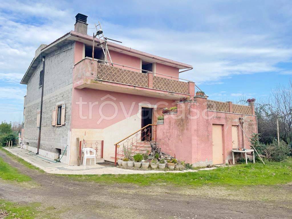 Villa in vendita a Lanuvio via Velino, 21