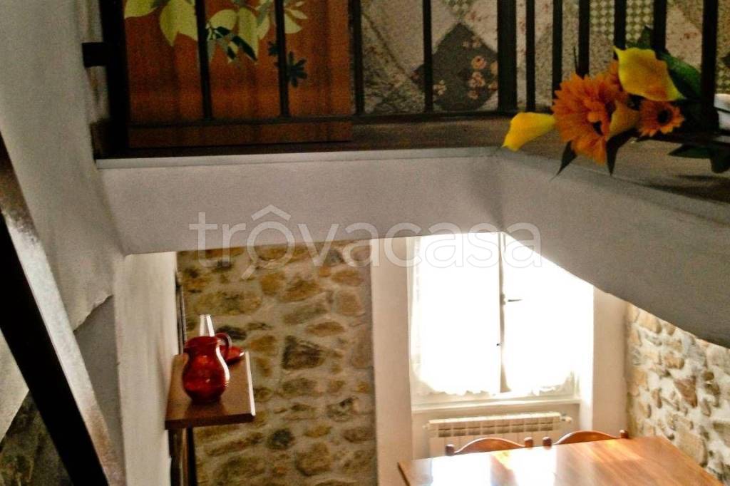 Casa Indipendente in in vendita da privato a Bolano località Montebello di Mezzo, 42