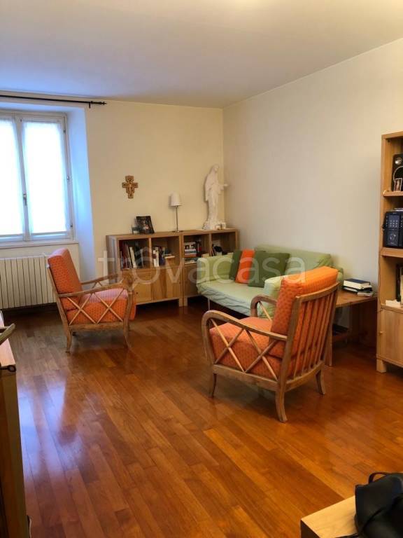 Appartamento in in vendita da privato a Sondrio via Antonio Longoni, 27