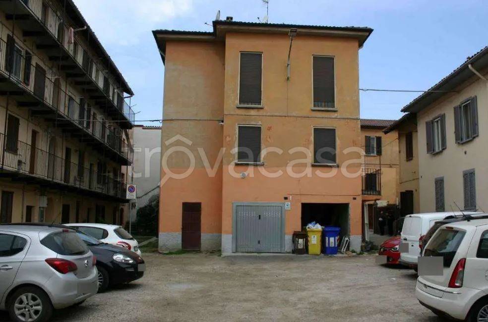 Appartamento all'asta a Pavia via Michele da Zerbo, 17