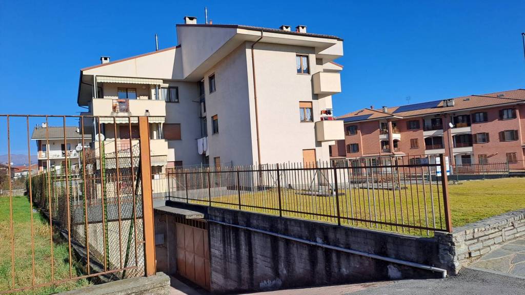 Garage in vendita a Bagnolo Piemonte via Madonnina