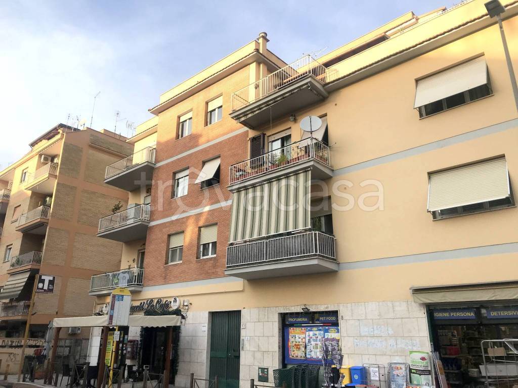 Appartamento in vendita a Roma via Simone Mosca, 4