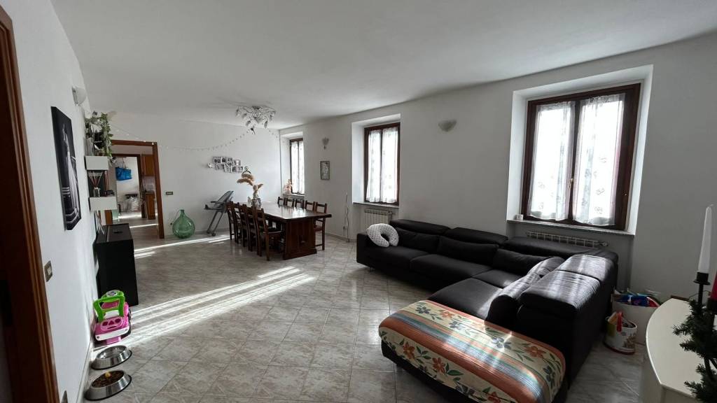 Appartamento in vendita a Bregnano via Dante Alighieri, 2