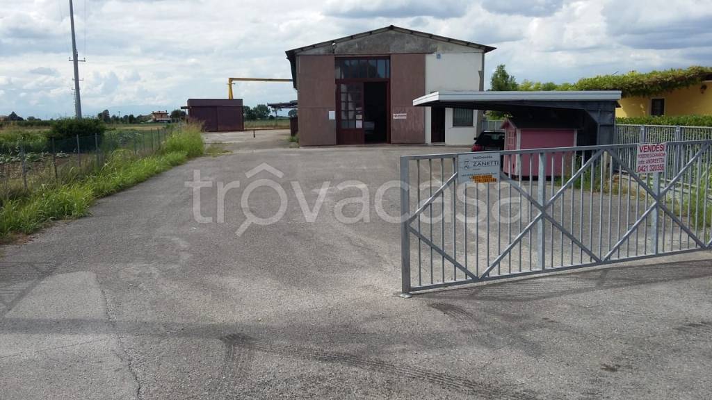 Capannone Industriale in in vendita da privato a San Donà di Piave via Altinia, 2