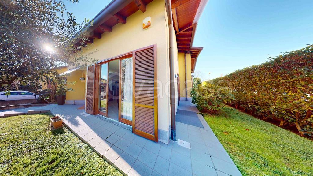 Villa in vendita a Cairate via Alessandro Manzoni