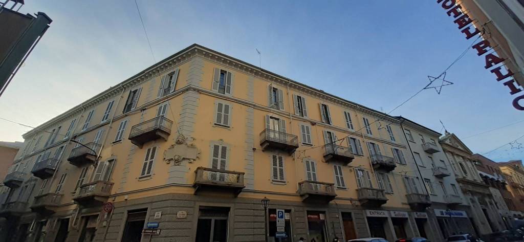 Appartamento in vendita ad Asti via Camillo Benso di Cavour, 81