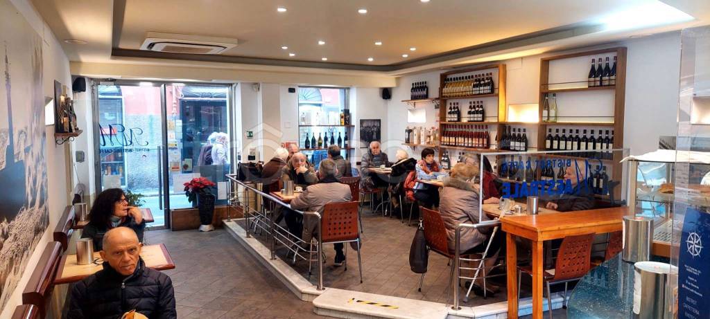 Bar in vendita a Genova via Sestri