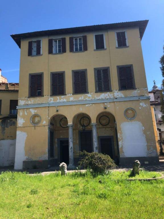 Intero Stabile in vendita a Bergamo via Pignolo, 98