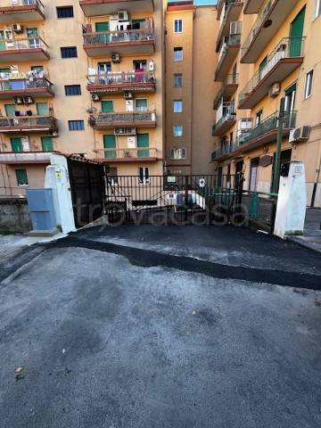 Garage in vendita a Salerno via Tommaso Scillato