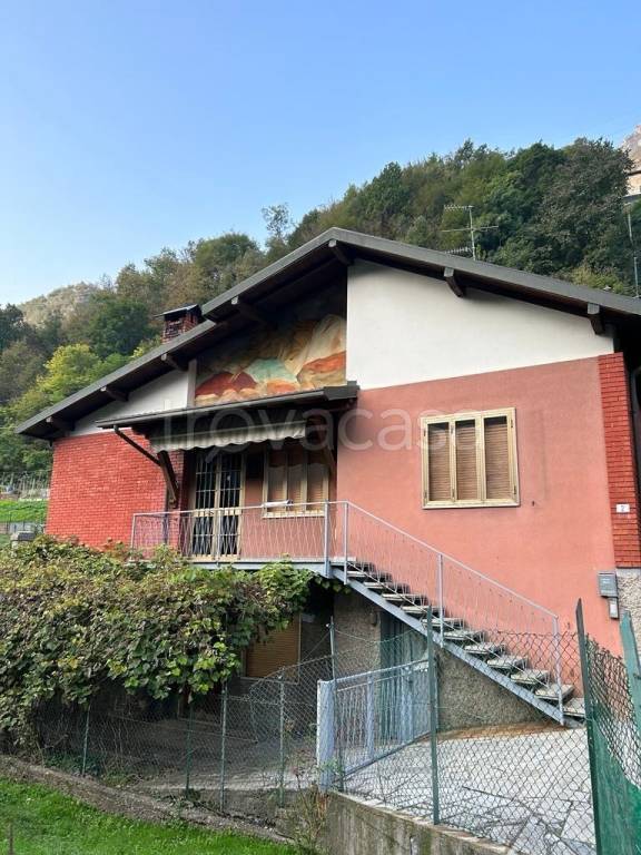 Villa in in vendita da privato a San Pellegrino Terme via Ruspino, 10