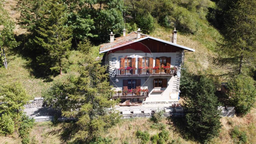 Casa Indipendente in vendita a Pontechianale frazione maddalena, 66