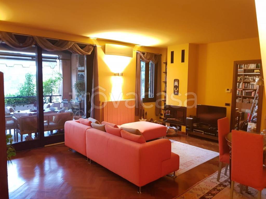 Appartamento in vendita a Cusago via Bareggio, 21