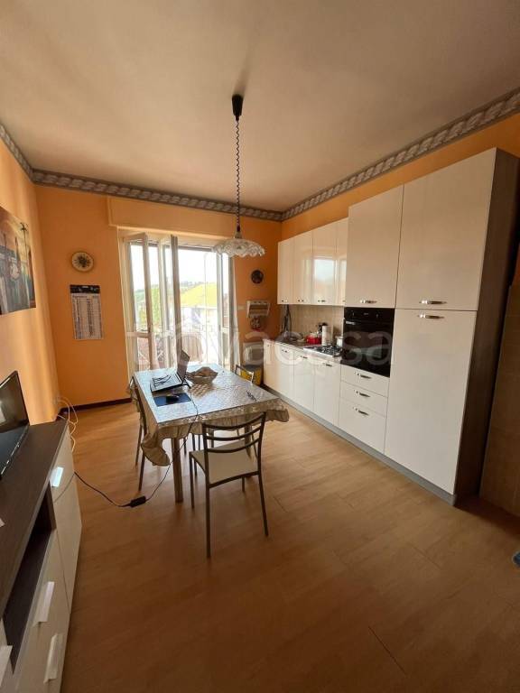 Appartamento in vendita ad Asti via Pollenzo, 12, 14100 Asti at, Italia
