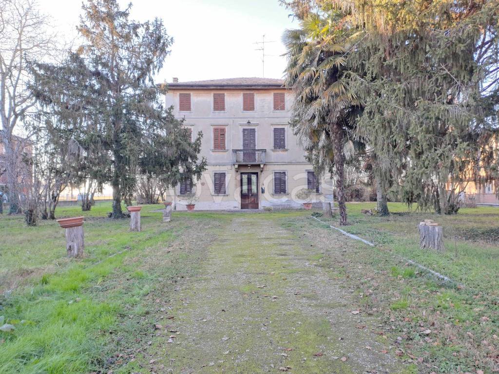 Villa in vendita a Ravarino via d. Giambi
