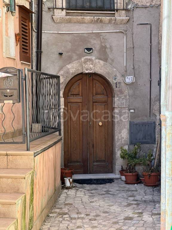 Appartamento in vendita a Barrea via Leonardo di Loreto