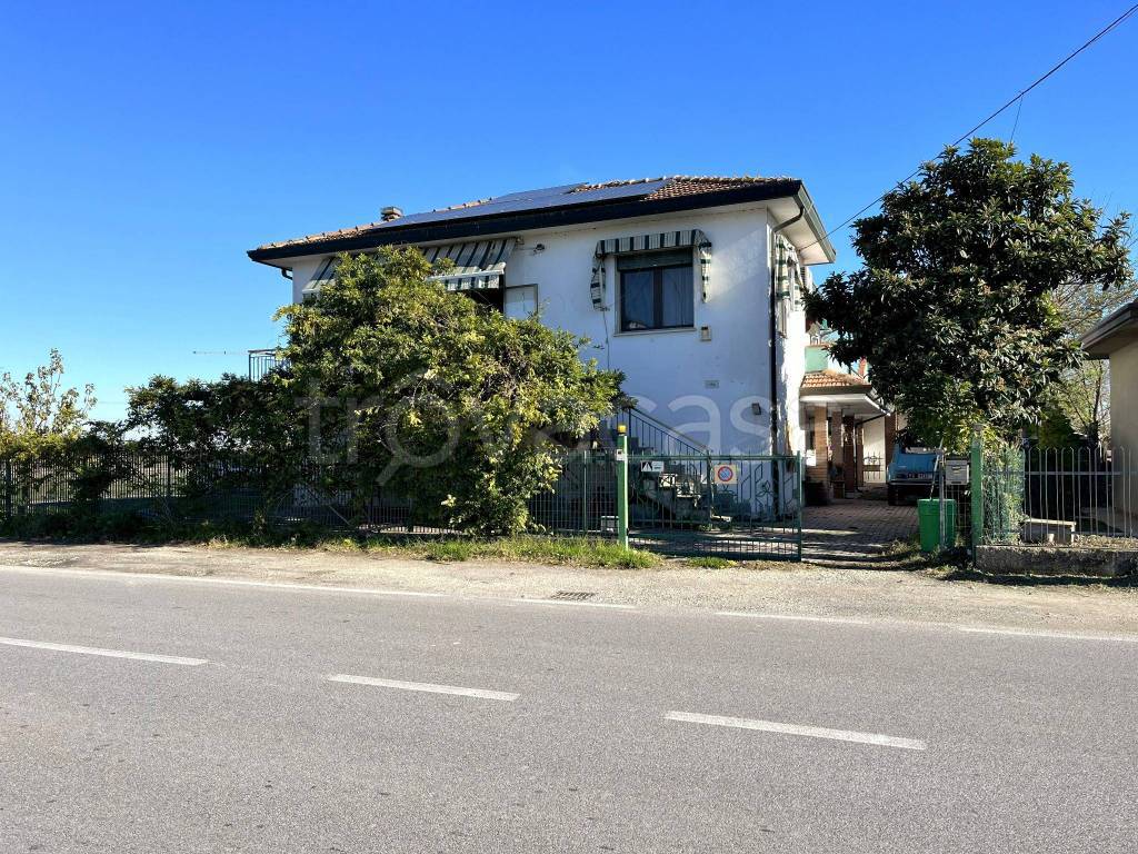 Villa in vendita ad Ariano nel Polesine via Romea
