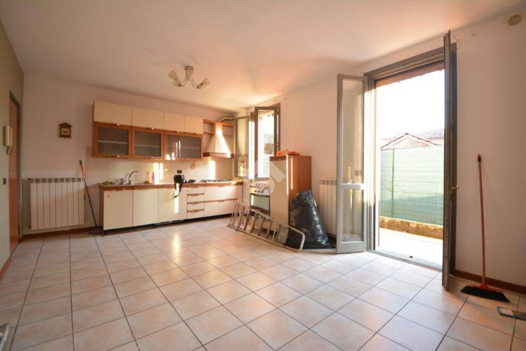 Appartamento in vendita a Cornate d'Adda via Giacomo Matteotti, 22