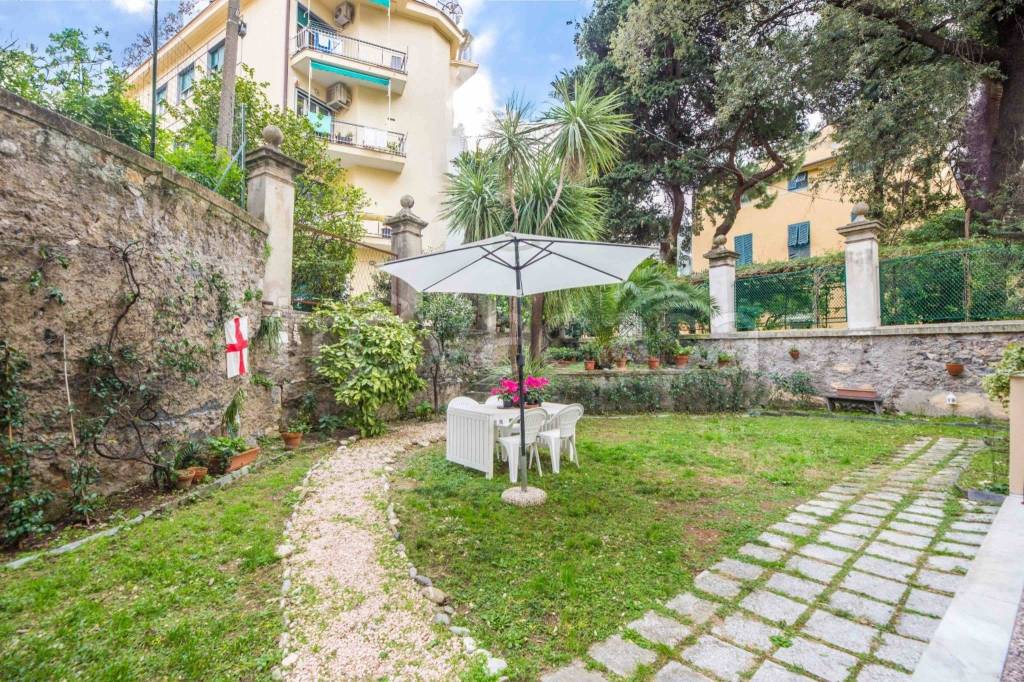 Appartamento in vendita a Genova via Quarnaro