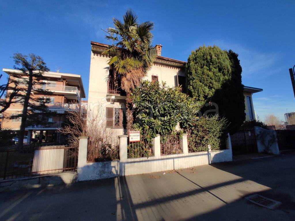 Villa in vendita a Moncalieri via 24 Maggio