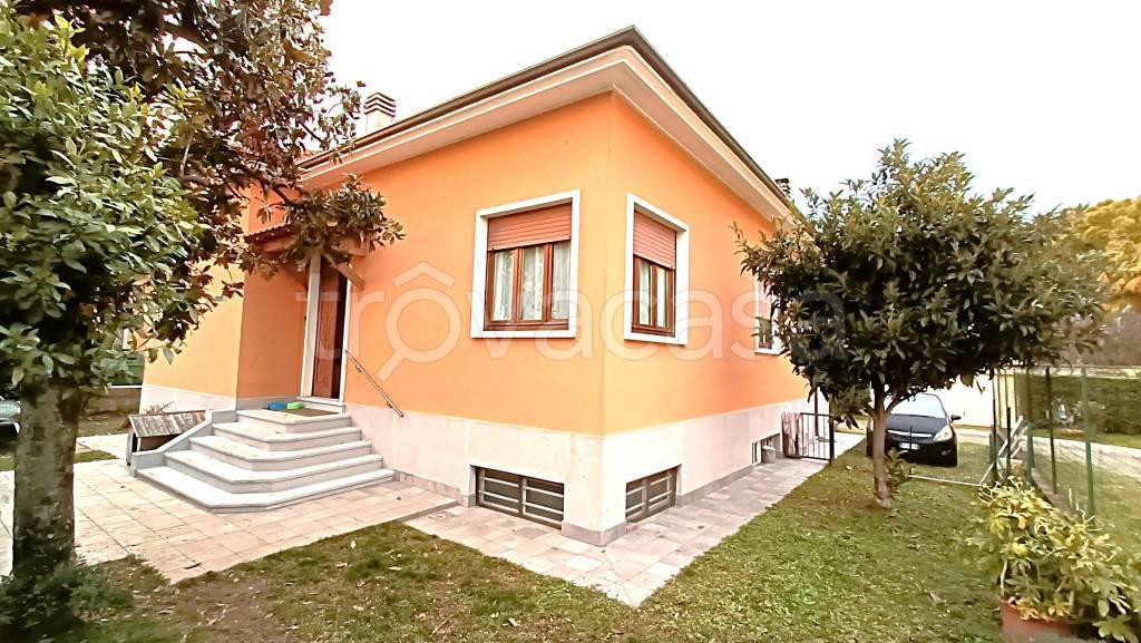 Villa in vendita a Bovisio-Masciago via Luigi Cadorna
