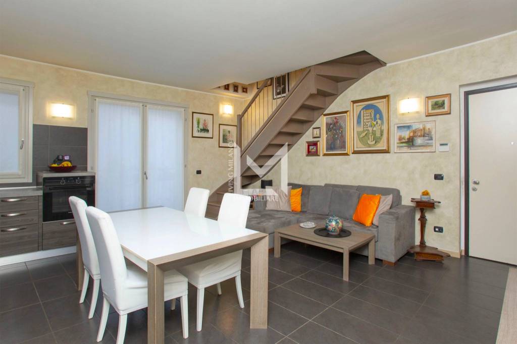 Appartamento in vendita a Varedo via Trento e Trieste, 2